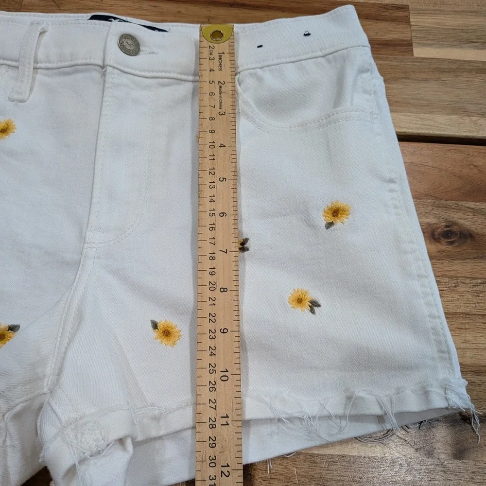 Hollister Womens Denim Jean Shorts 28 Waist High Rise White 7 Daisy Embroidered